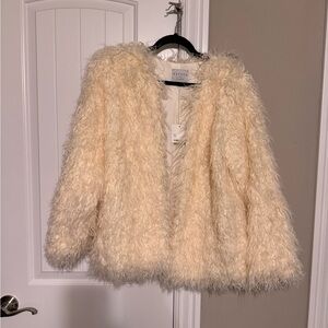 NWT Women’s Faux Fur Coat Size Medium